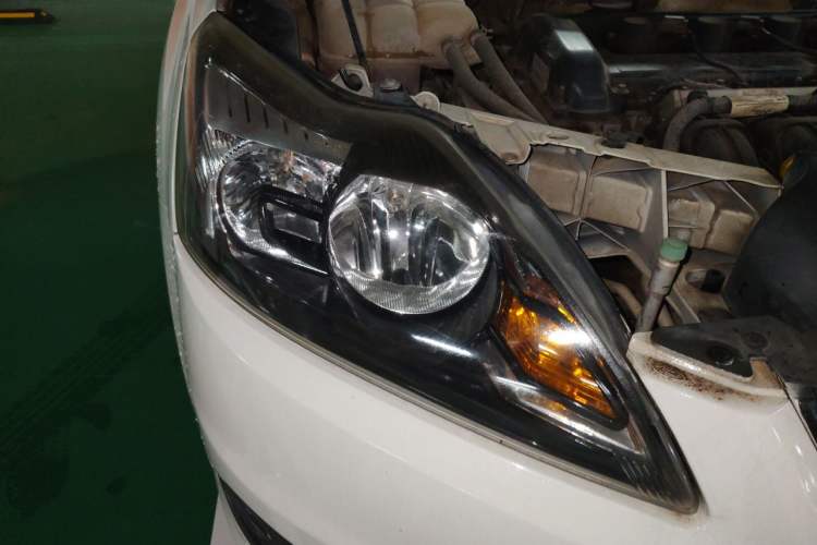 Used Ford Focus 2013 Hatchback Classic 1.8L Automatic Base Model Right Front Headlight
