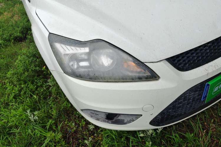 Used Ford Focus 2013 Hatchback Classic 1.8L Manual Base Model Right Front Headlight