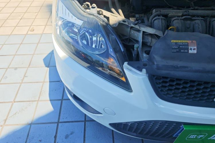 Used Ford Focus 2013 Hatchback Classic 1.8L Automatic Base Model Right Front Headlight