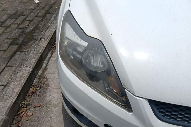 Used Ford Focus 2013 Hatchback Classic 1.8L Manual Base Model Right Front Headlight