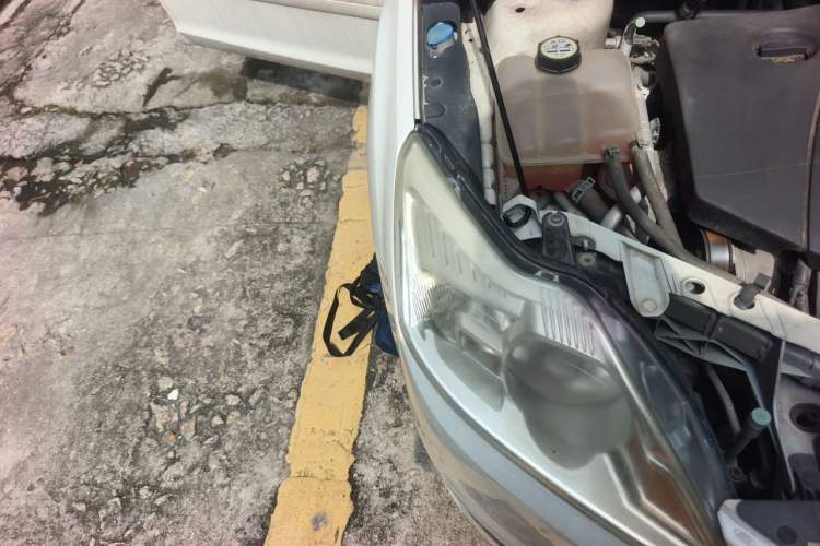 Used Ford Focus 2013 Sedan Classic 1.8L Manual Fashion Edition Right Front Headlight