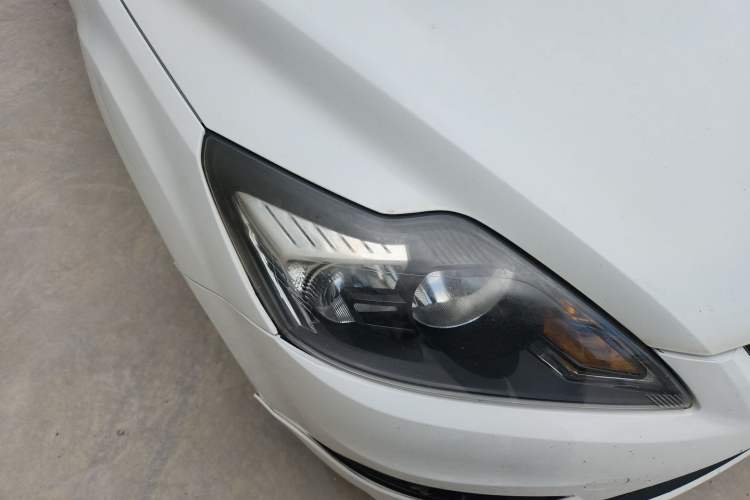 Used Ford Focus 2013 Hatchback Classic 1.8L Automatic Fashion Edition Right Front Headlight