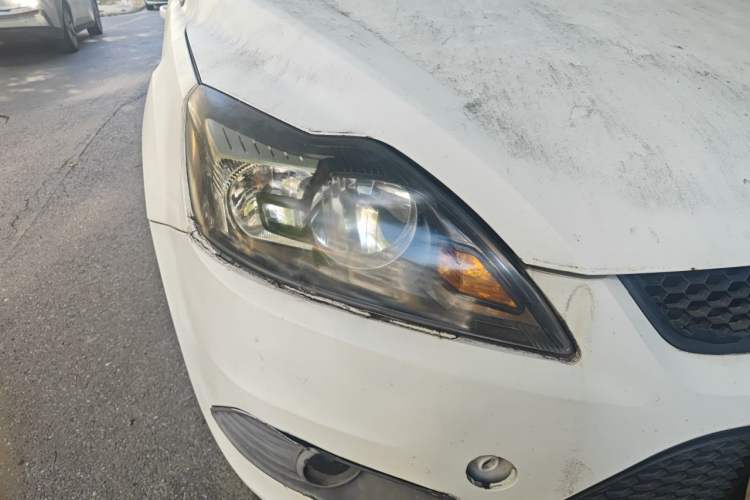 Used Ford Focus 2013 Hatchback Classic 1.8L Manual Base Model Right Front Headlight