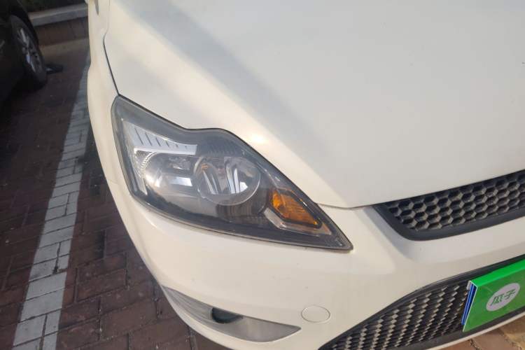 Used Ford Focus 2013 Hatchback Classic 1.8L Automatic Base Model Right Front Headlight