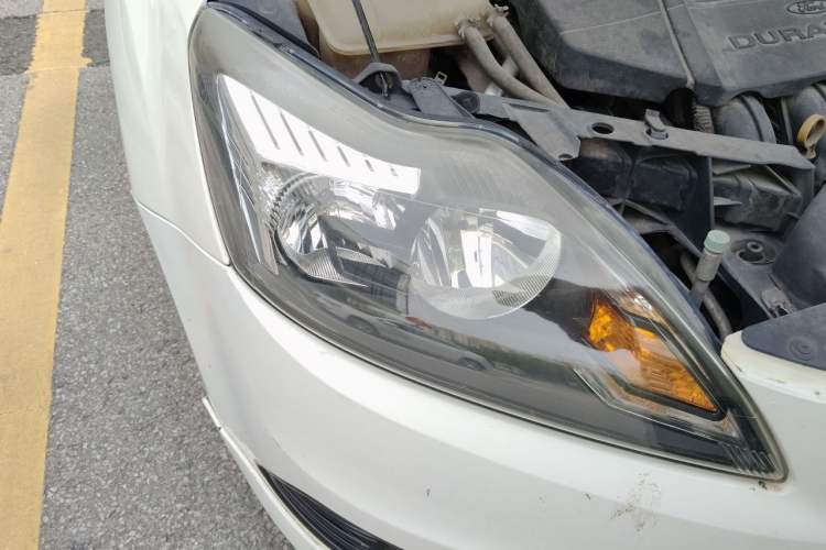 Used Ford Focus 2013 Hatchback Classic 1.8L Automatic Fashion Edition Right Front Headlight