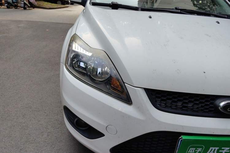 Used Ford Focus 2013 Hatchback Classic 1.8L Automatic Base Model Right Front Headlight