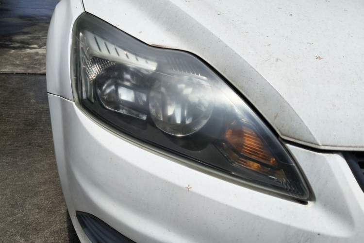 Used Ford Focus 2013 Hatchback Classic 1.8L Automatic Millionth Anniversary Edition Right Front Headlight