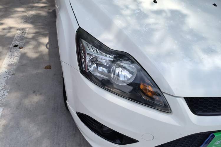 Used Ford Focus 2013 Hatchback Classic 1.8L Manual Fashion Edition Right Front Headlight