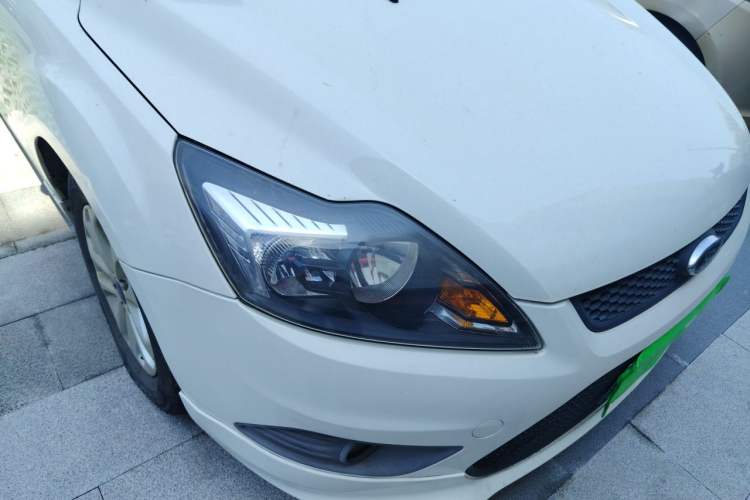 Used Ford Focus 2013 Hatchback Classic 1.8L Automatic Base Model Right Front Headlight