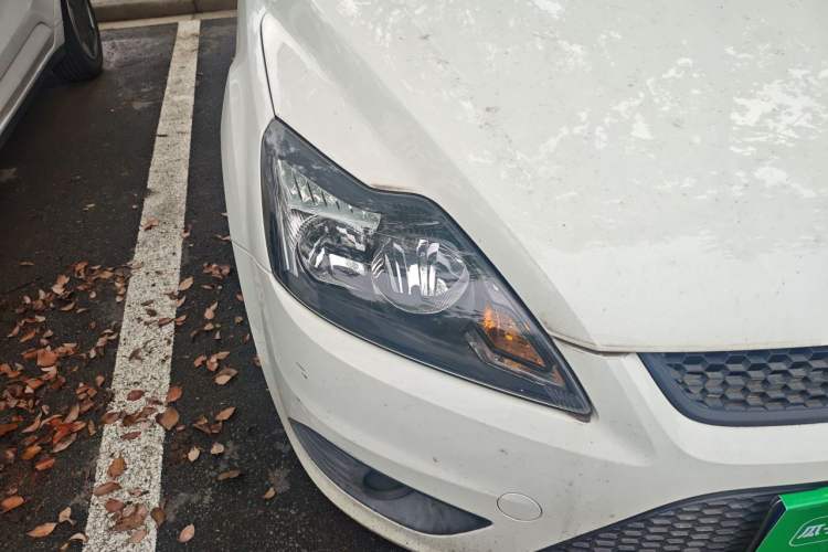 Used Ford Focus 2013 Hatchback Classic 1.8L Manual Base Model Right Front Headlight