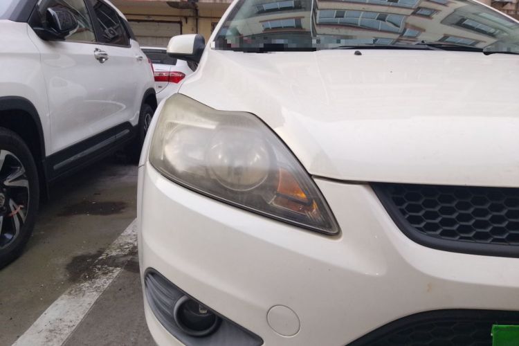 Used Ford Focus 2013 Hatchback Classic 1.8L Manual Base Model Right Front Headlight
