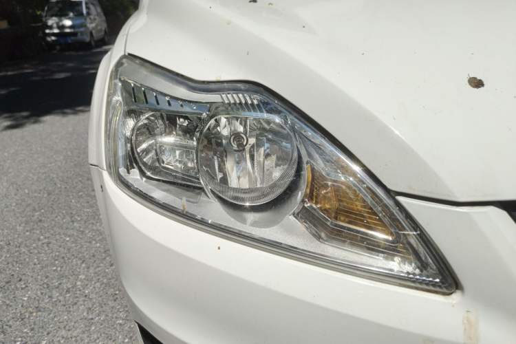 Used Ford Focus 2013 Sedan Classic 1.8L Manual Base Model Right Front Headlight