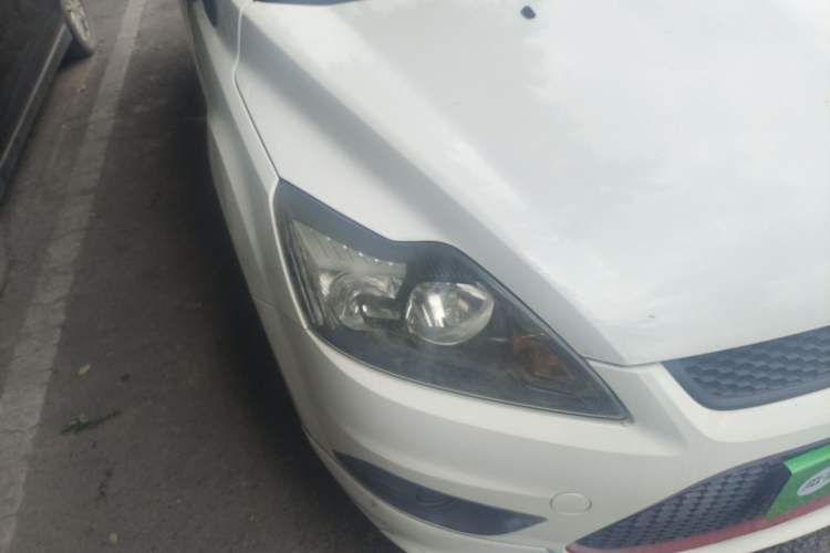 Used Ford Focus 2013 Hatchback Classic 1.8L Manual Base Model Right Front Headlight