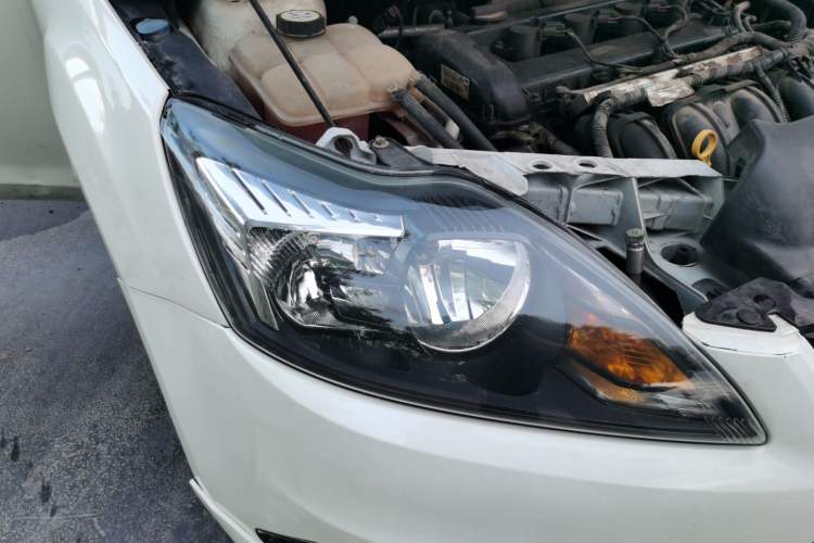 Used Ford Focus 2013 Hatchback Classic 1.8L Automatic Fashion Edition Right Front Headlight