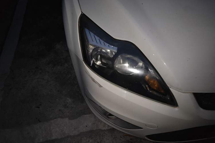 Used Ford Focus 2013 Hatchback Classic 1.8L Automatic Base Model Right Front Headlight