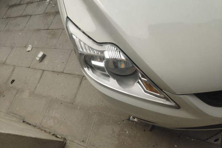Used Ford Focus 2013 Hatchback Classic 1.8L Manual Base Model Right Front Headlight