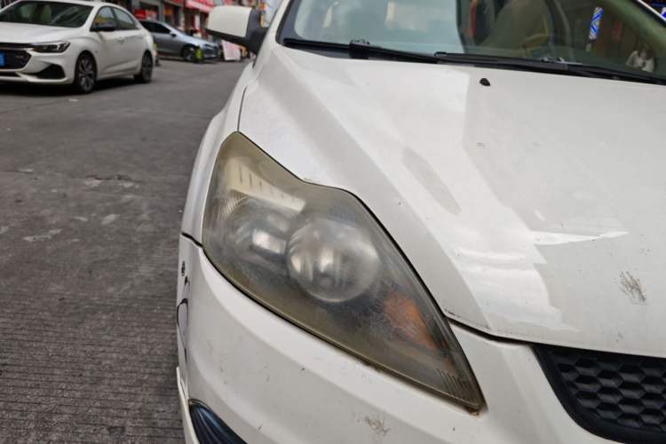 Used Ford Focus 2013 Hatchback Classic 1.8L Automatic Fashion Edition Right Front Headlight