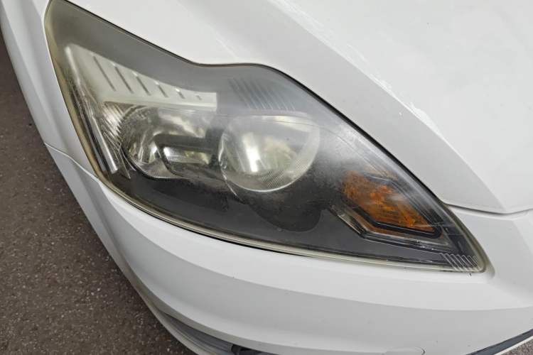 Used Ford Focus 2013 Hatchback Classic 1.8L Automatic Base Model Right Front Headlight
