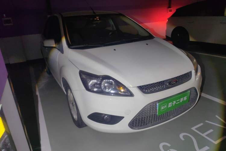 Used Ford Focus 2013 Hatchback Classic 1.8L Automatic Base Model Right Front Headlight