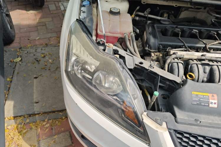 Used Ford Focus 2013 Hatchback Classic 1.8L Automatic Base Model Right Front Headlight