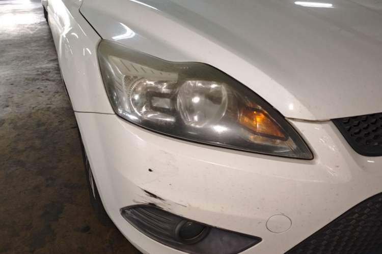 Used Ford Focus 2013 Hatchback Classic 1.8L Automatic Base Model Right Front Headlight