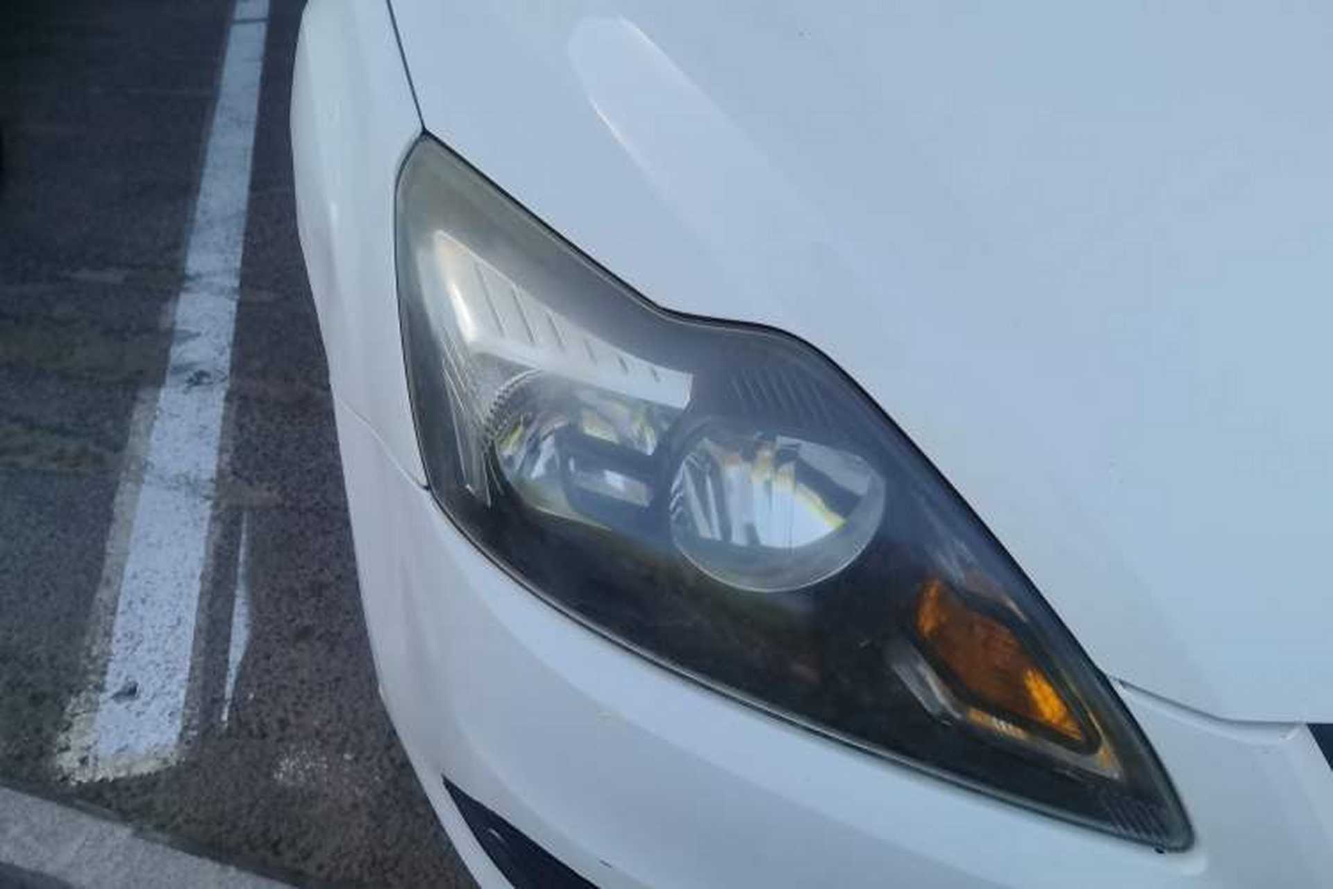 Used Ford Focus 2013 Hatchback Classic 1.8L Automatic Base Model Right Front Headlight