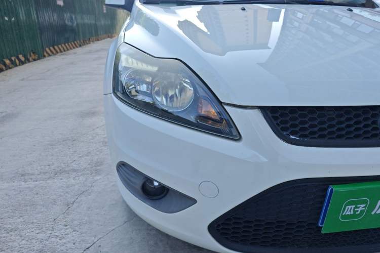 Used Ford Focus 2013 Hatchback Classic 1.8L Automatic Base Model Right Front Headlight