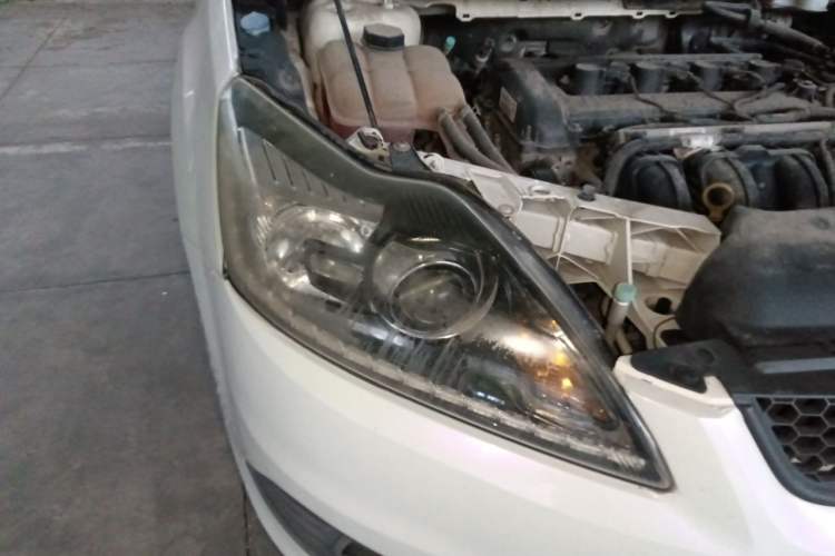 Used Ford Focus 2013 Hatchback Classic 1.8L Manual Base Model Right Front Headlight