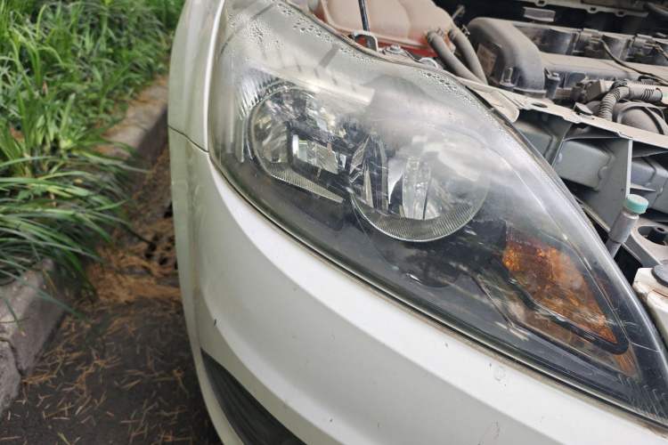 Used Ford Focus 2013 Hatchback Classic 1.8L Manual Base Model Right Front Headlight