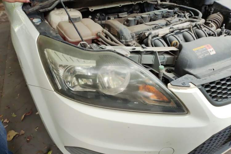 Used Ford Focus 2013 Hatchback Classic 1.8L Manual Base Model Right Front Headlight
