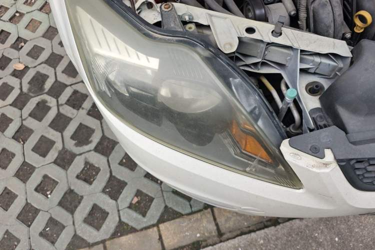 Used Ford Focus 2013 Hatchback Classic 1.8L Manual Base Model Right Front Headlight
