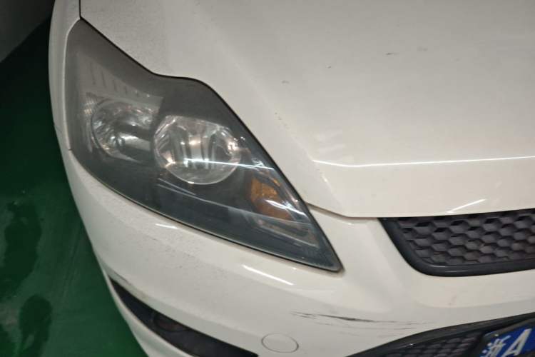 Used Ford Focus 2013 Hatchback Classic 1.8L Automatic Fashion Edition Right Front Headlight