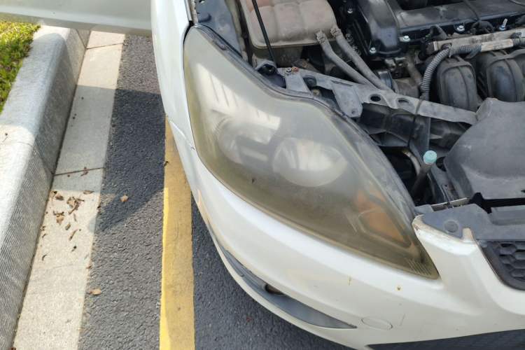 Used Ford Focus 2013 Hatchback Classic 1.8L Automatic Millionth Anniversary Edition Right Front Headlight