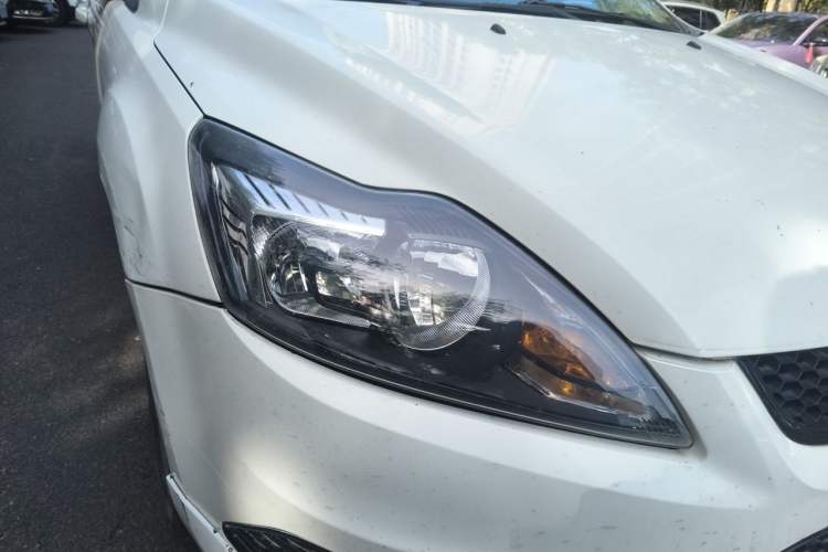 Used Ford Focus 2013 Hatchback Classic 1.8L Automatic Fashion Edition Right Front Headlight