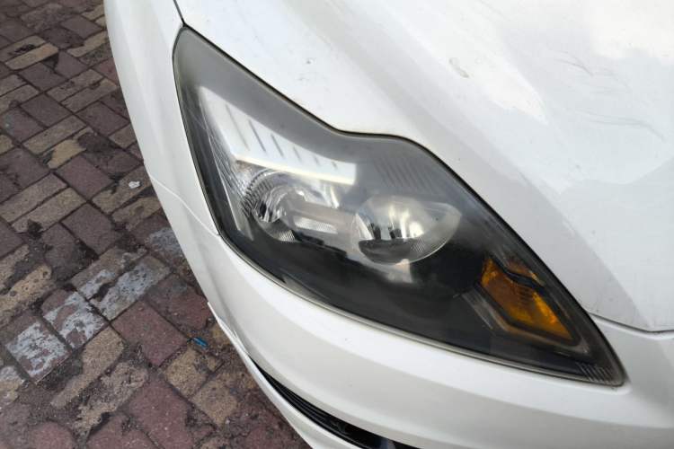 Used Ford Focus 2013 Hatchback Classic 1.8L Automatic Fashion Edition Right Front Headlight