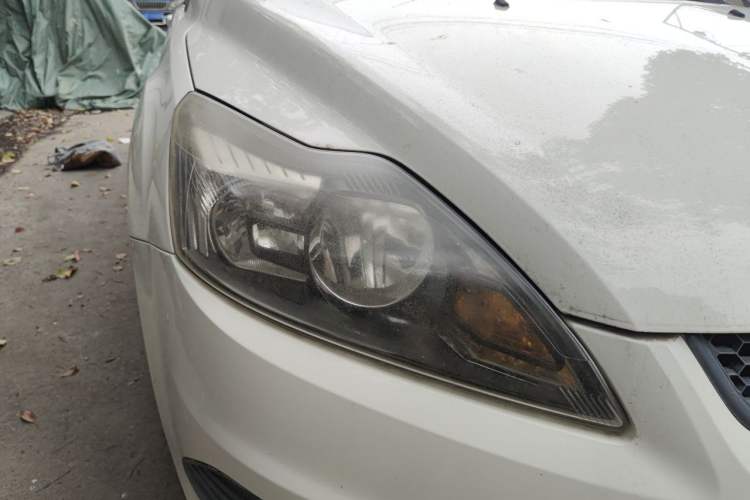 Used Ford Focus 2013 Hatchback Classic 1.8L Automatic Base Model Right Front Headlight