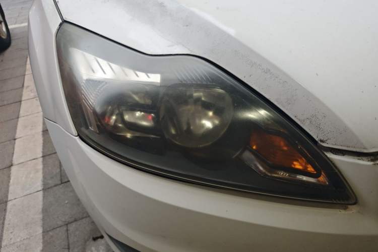 Used Ford Focus 2013 Hatchback Classic 1.8L Manual Base Model Right Front Headlight