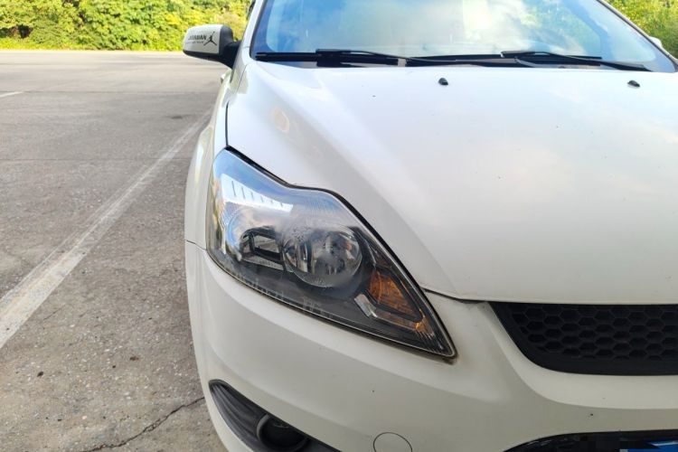 Used Ford Focus 2013 Hatchback Classic 1.8L Manual Base Model Right Front Headlight