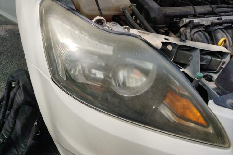 Used Ford Focus 2013 Hatchback Classic 1.8L Manual Base Model Right Front Headlight