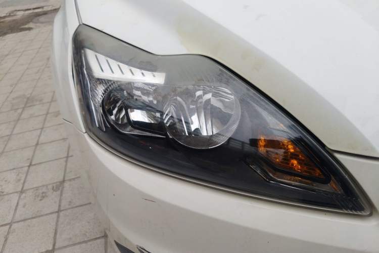 Used Ford Focus 2013 Hatchback Classic 1.8L Automatic Base Model Right Front Headlight