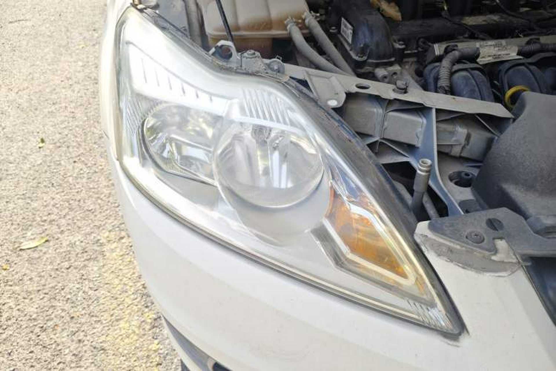 Used Ford Focus 2013 Sedan Classic 1.8L Manual Base Model Right Front Headlight