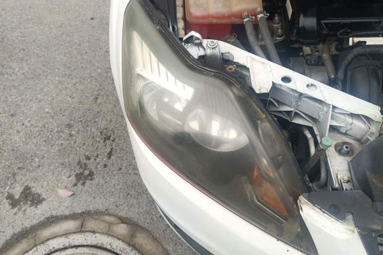 Used Ford Focus 2013 Hatchback Classic 1.8L Manual Base Model Right Front Headlight