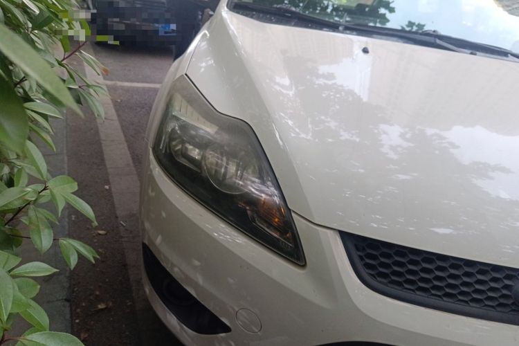 Used Ford Focus 2013 Hatchback Classic 1.8L Manual Base Model Right Front Headlight