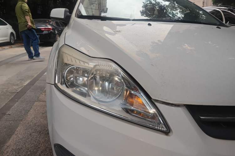 Used Ford Focus 2013 Sedan Classic 1.8L Automatic Fashion Edition Right Front Headlight