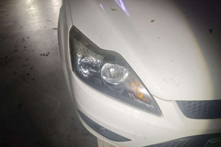 Used Ford Focus 2013 Hatchback Classic 1.8L Automatic Base Model Right Front Headlight