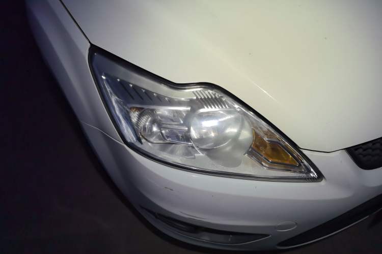 Used Ford Focus 2013 Hatchback Classic 1.8L Automatic Base Model Right Front Headlight