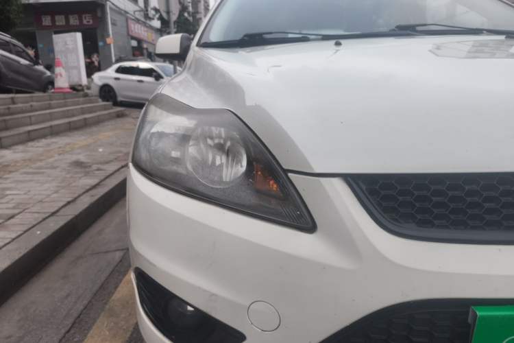 Used Ford Focus 2013 Hatchback Classic 1.8L Automatic Fashion Edition Right Front Headlight