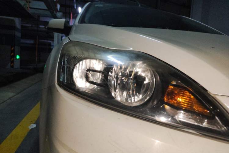 Used Ford Focus 2013 Hatchback Classic 1.8L Automatic Base Model Right Front Headlight