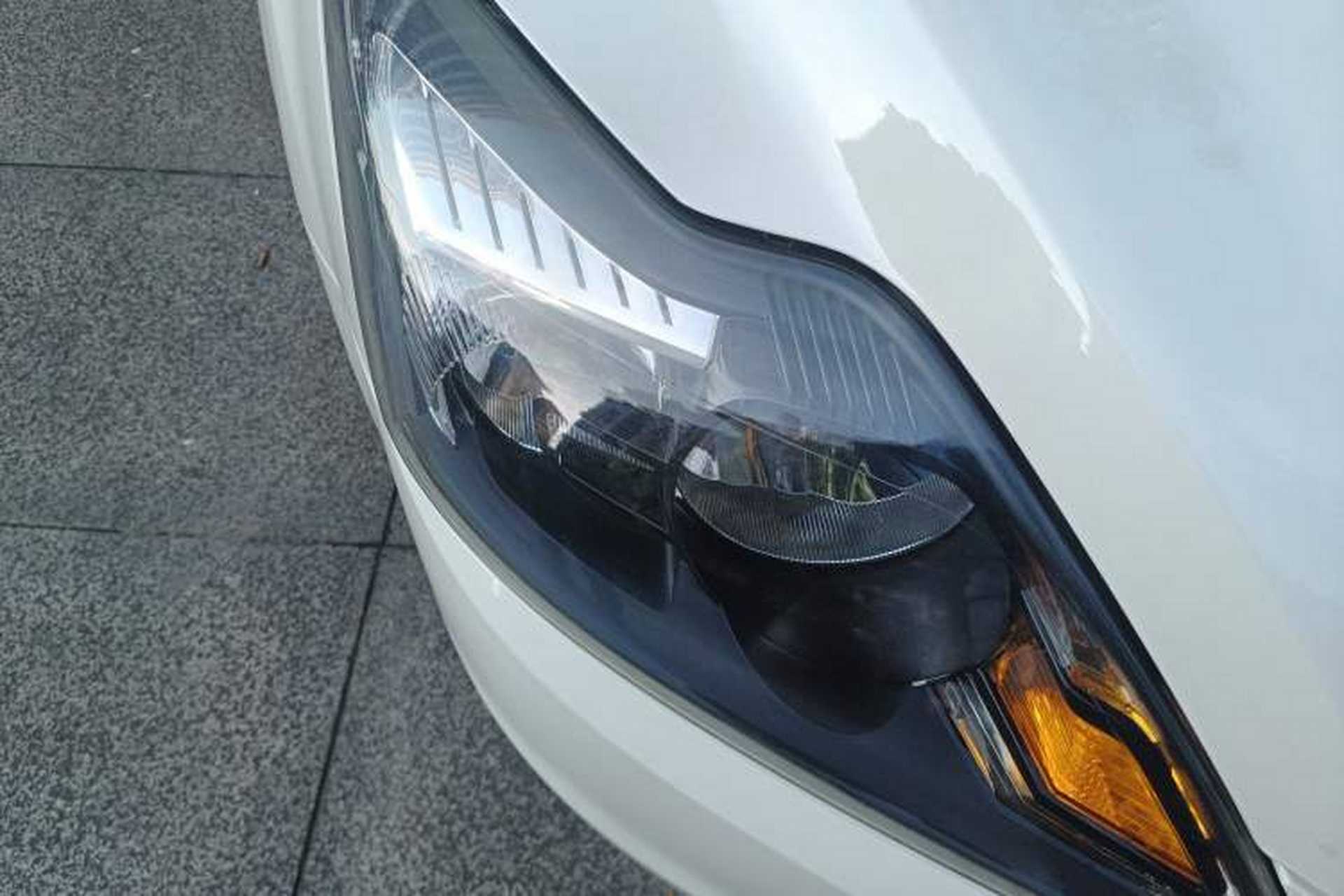 Used Ford Focus 2013 Hatchback Classic 1.8L Manual Millionth Anniversary Edition Right Front Headlight