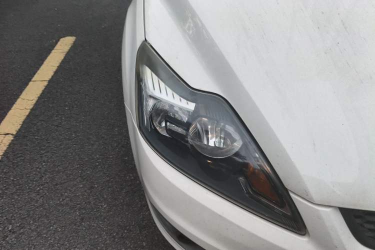 Used Ford Focus 2013 Hatchback Classic 1.8L Automatic Base Model Right Front Headlight